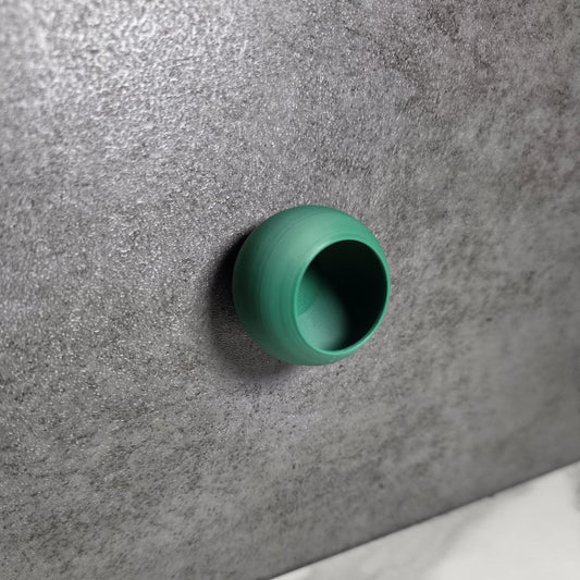 Sphere Hide for Jumping Spiders or arboreal Tarantula Slings/Juveniles, magnetic Back Install