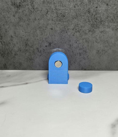 Tiny Sling Jumping Spider water station, Magnetic, 2ml,includes 2 water Wicks! (The Oasis by Spider Enchantments)